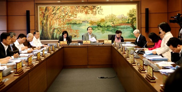 Đoàn Đại biểu Quốc hội Hà Nội thảo luận ở Tổ về Dự án Luật sửa đổi,      bổ sung các Luật có quy định liên quan đến quy hoạch 